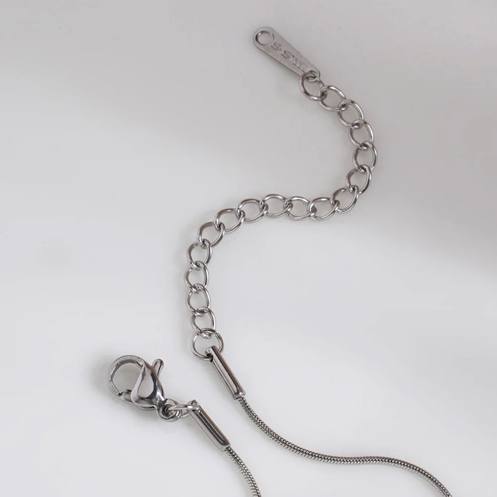 Drop of Serenity Necklace Silver