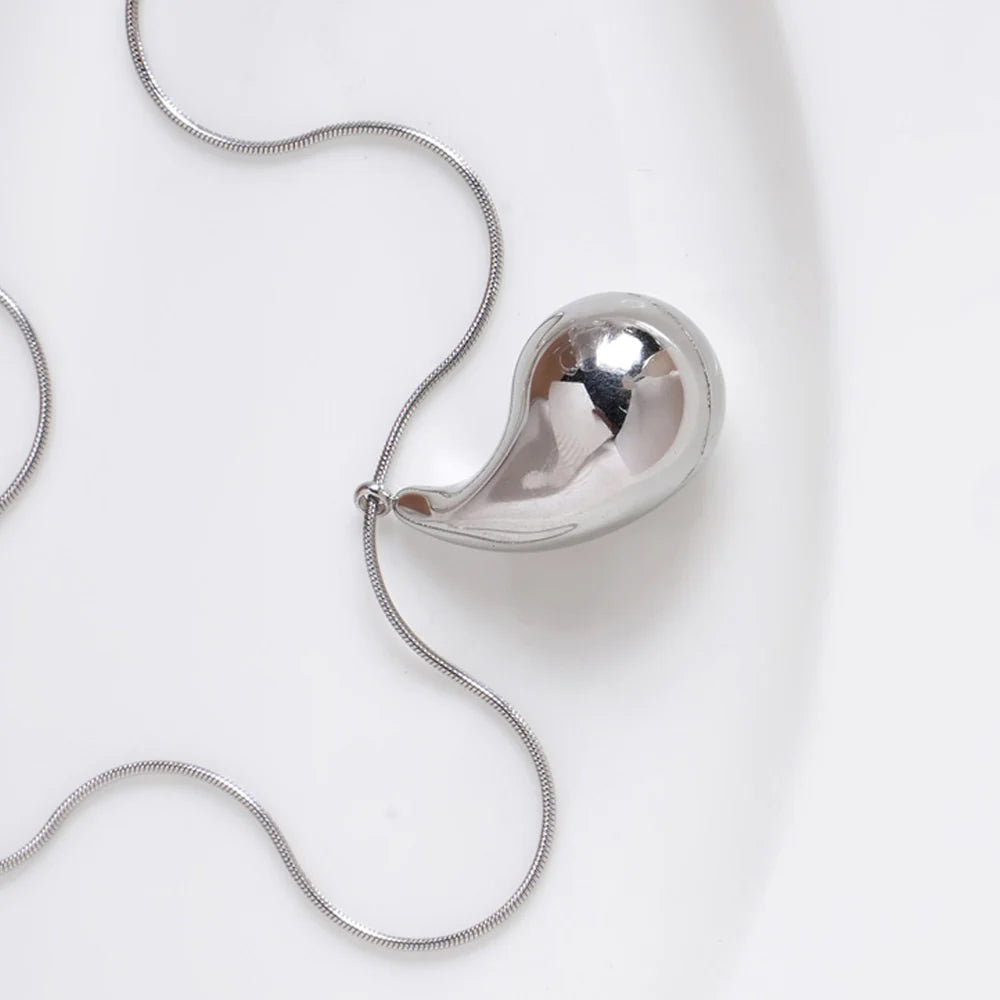 Drop of Serenity Necklace Silver