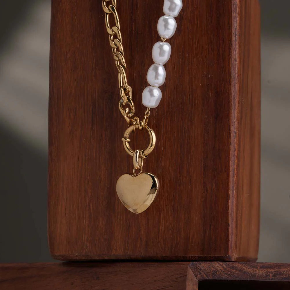 Harmony in Contrast Necklace