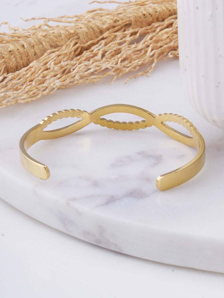 Twisted Diamond Gold Bracelet For Womens - Waterproof & Anti-Tarnish (One Size)